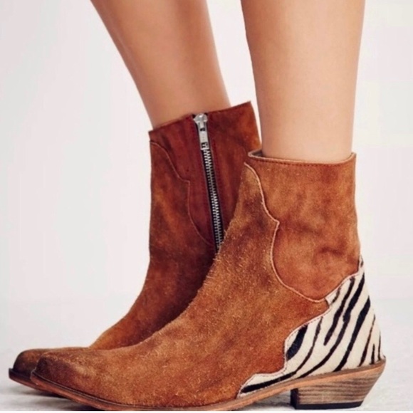 Free People Shoes - FREE PEOPLE Western-inspired suede ankle boots ❤️